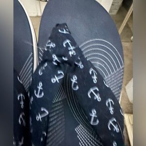 Cloudsteppers by Clark cushion softSize 9 Navy with anchor print